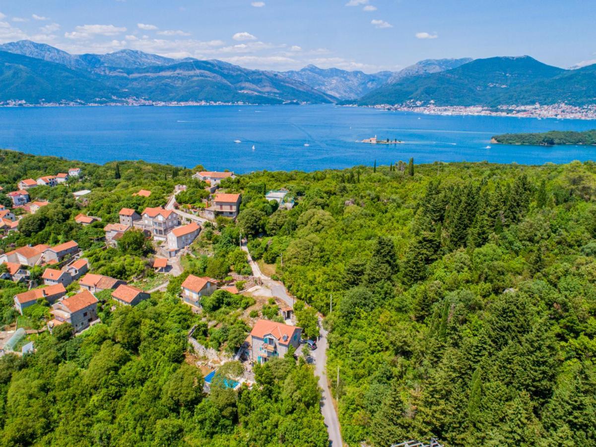 Villa Toscana With A Pool Tivat Buitenkant foto