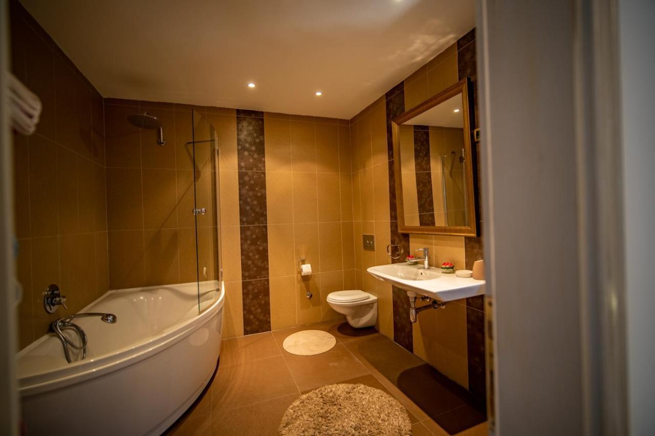 Villa Toscana With A Pool Tivat Buitenkant foto